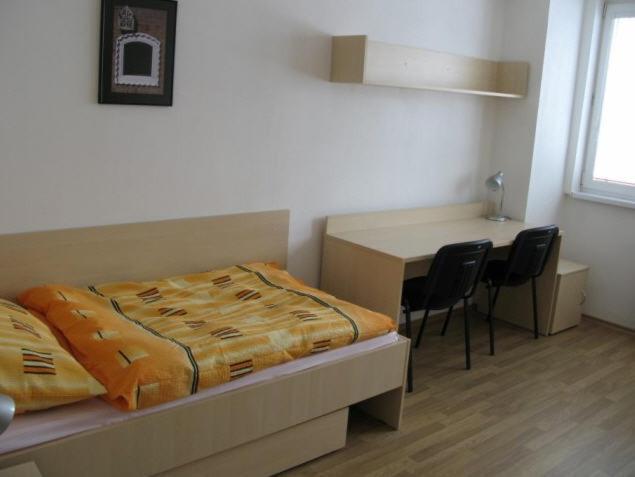 Uninova Hostel Bratislava Habitación foto
