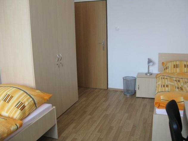 Uninova Hostel Bratislava Habitación foto